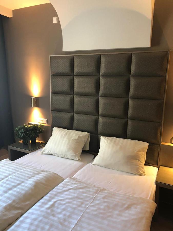 Athen Frankfurt Airport 3*