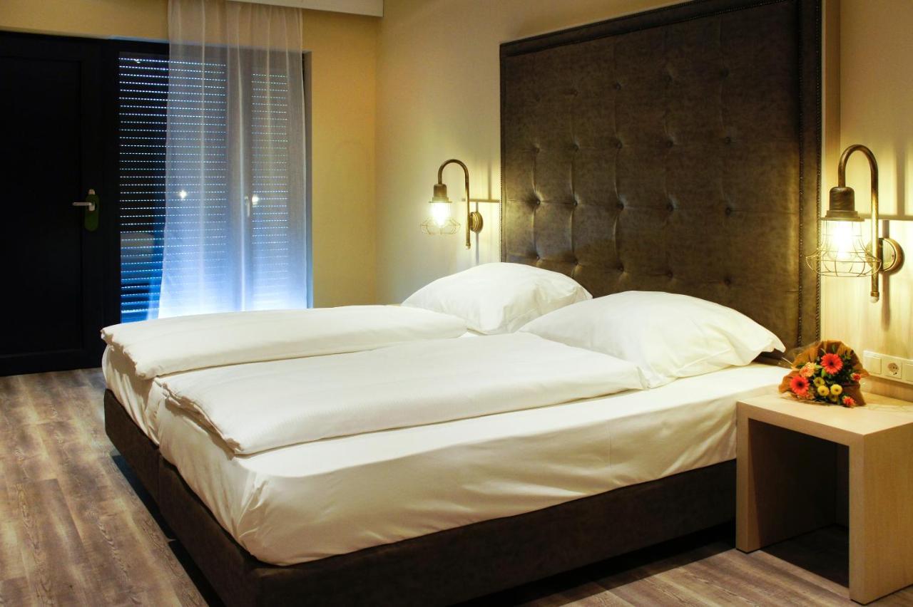 Athen Frankfurt Airport 3*